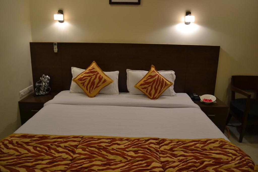 Hotel Adi Nagpur Buitenkant foto